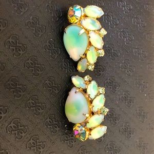 Vintage Green Gem w goldtone clip backing earrings